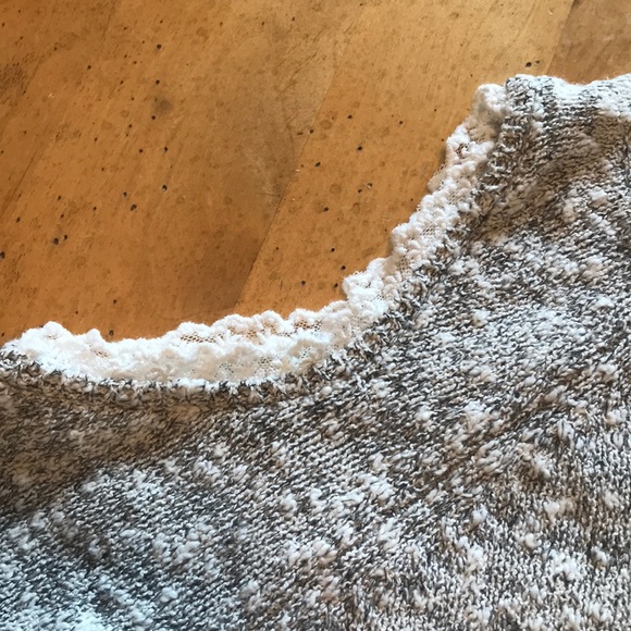 Abercrombie cold shoulder sweater - Picture 2 of 3